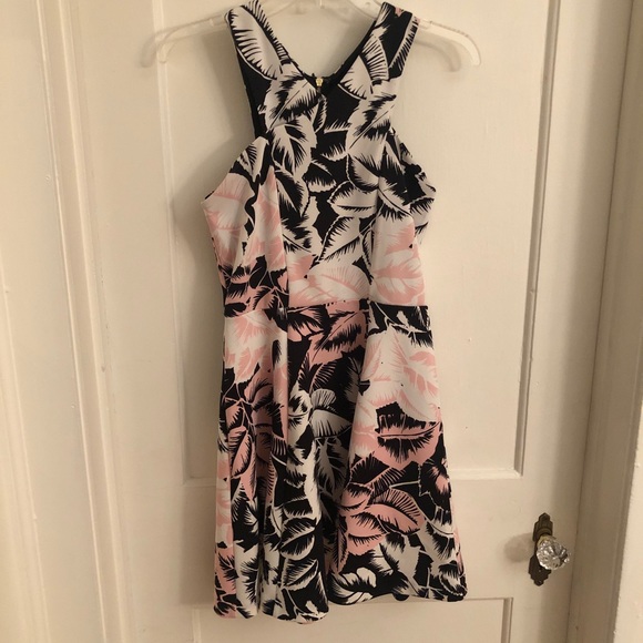 Dress - Picture 2 of 4